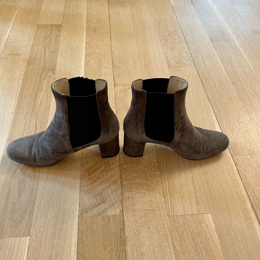 ✨HP✨Gray suede leather ankle boots from Tomorrowland - Picture 3 of 6
